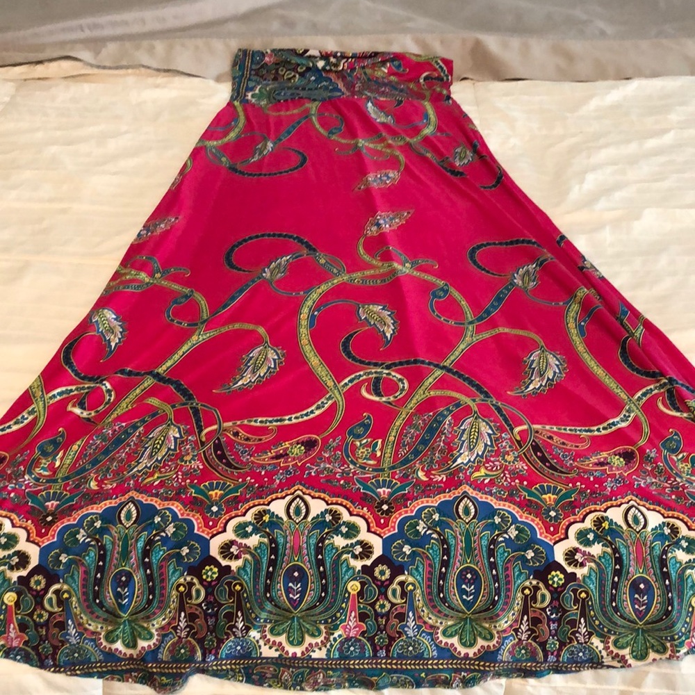 Very cute skirt. Stretchy.